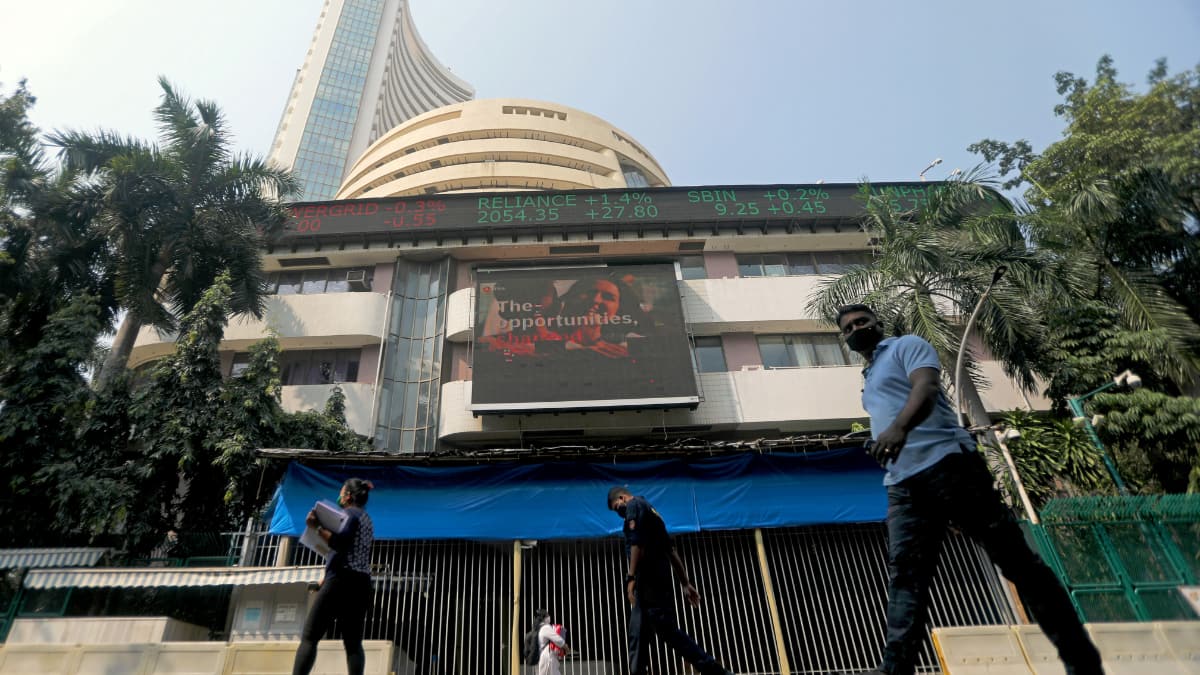 Share Market Highlights: Nifty settles above 21,250, Sensex near 71,000: Bank Nifty falls more than 300 points