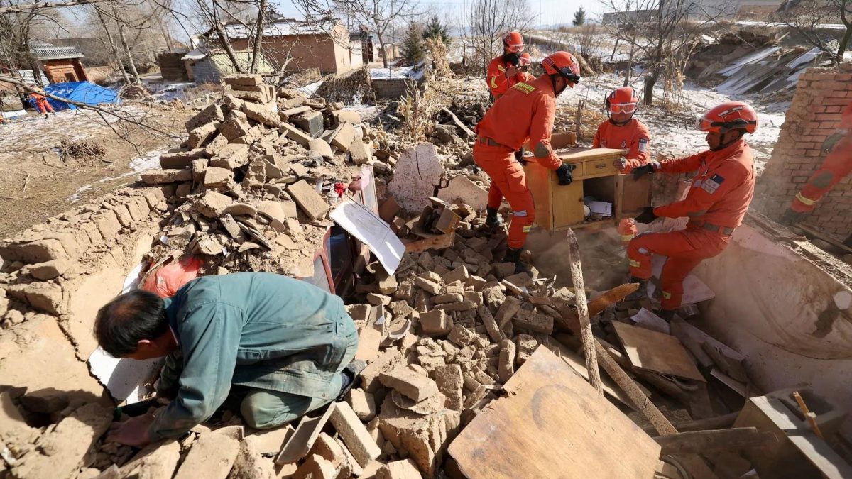 Chinese Premier visits quake-affected areas; ensures safety of distressed people